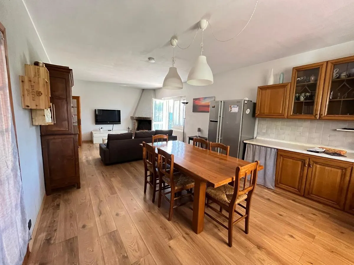 Giuly House Apartment Vada