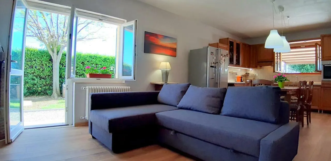 Giuly House Apartment Vada