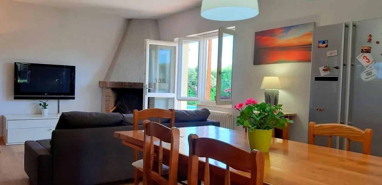Giuly House Apartment Vada