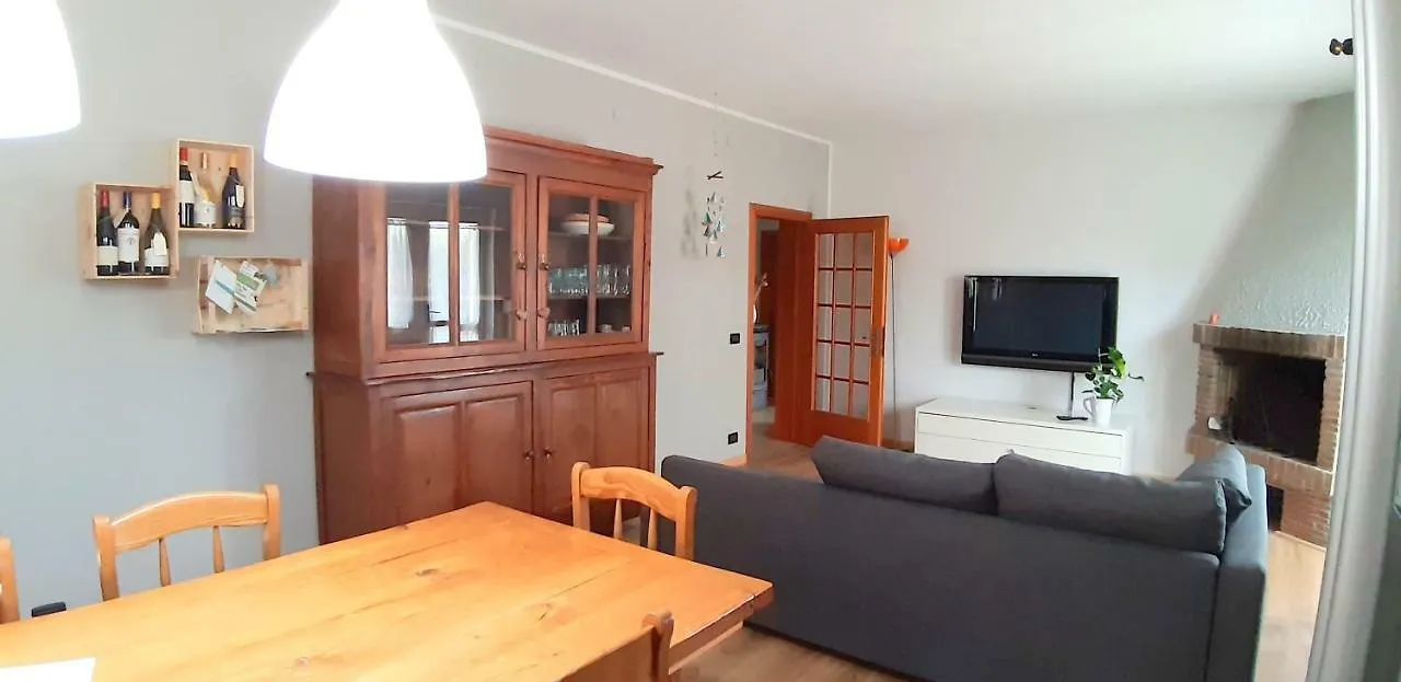 Giuly House Apartment Vada